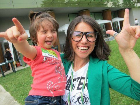 Domitilla con sua figlia (foto di Alessandra Marzatico)