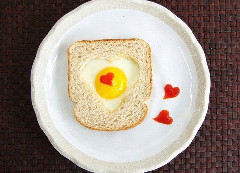 Toast con cuore di uovo di Tiffany del blog Cute food for Kids