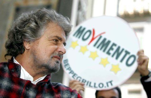 Beppe Grillo e il suo Movimento 5 stelle - foto da ipnosi