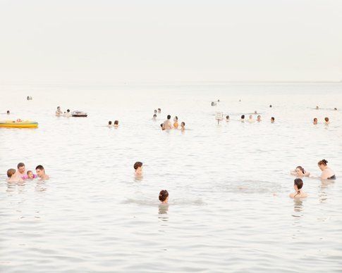 Tourists di Bence Bakonyi