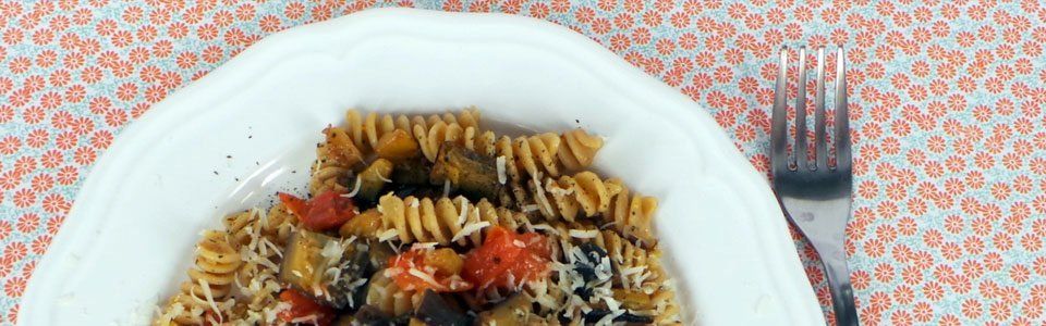 Pasta integrale con melanzane light e pecorino romano