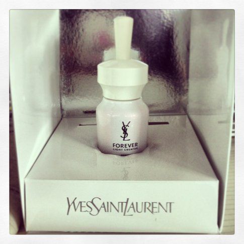 Yves Saint Laurent- Forever Light Creator