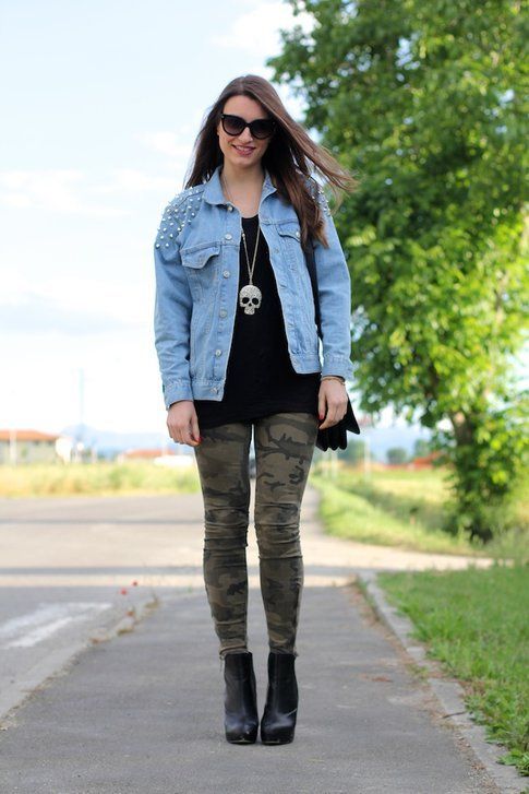 Jeans, camouflage e un tocco rock: ecco il mio outfit!