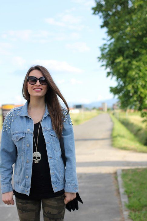 Jeans, camouflage e un tocco rock: ecco il mio outfit!