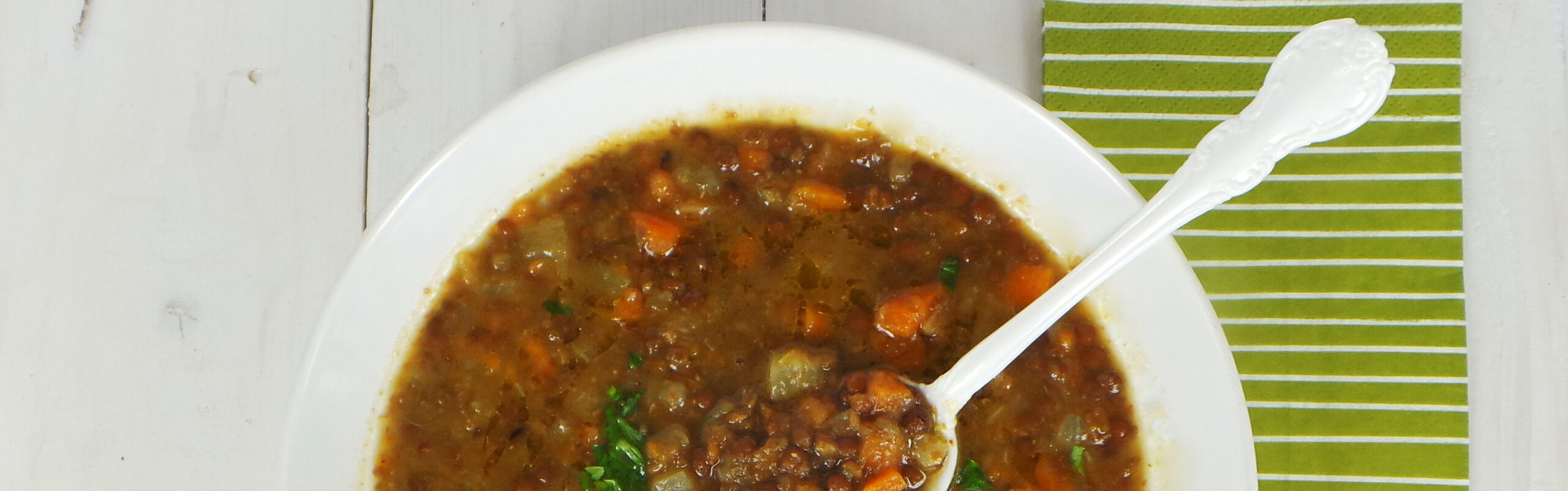 Ricette con legumi: minestra di lenticchie economica