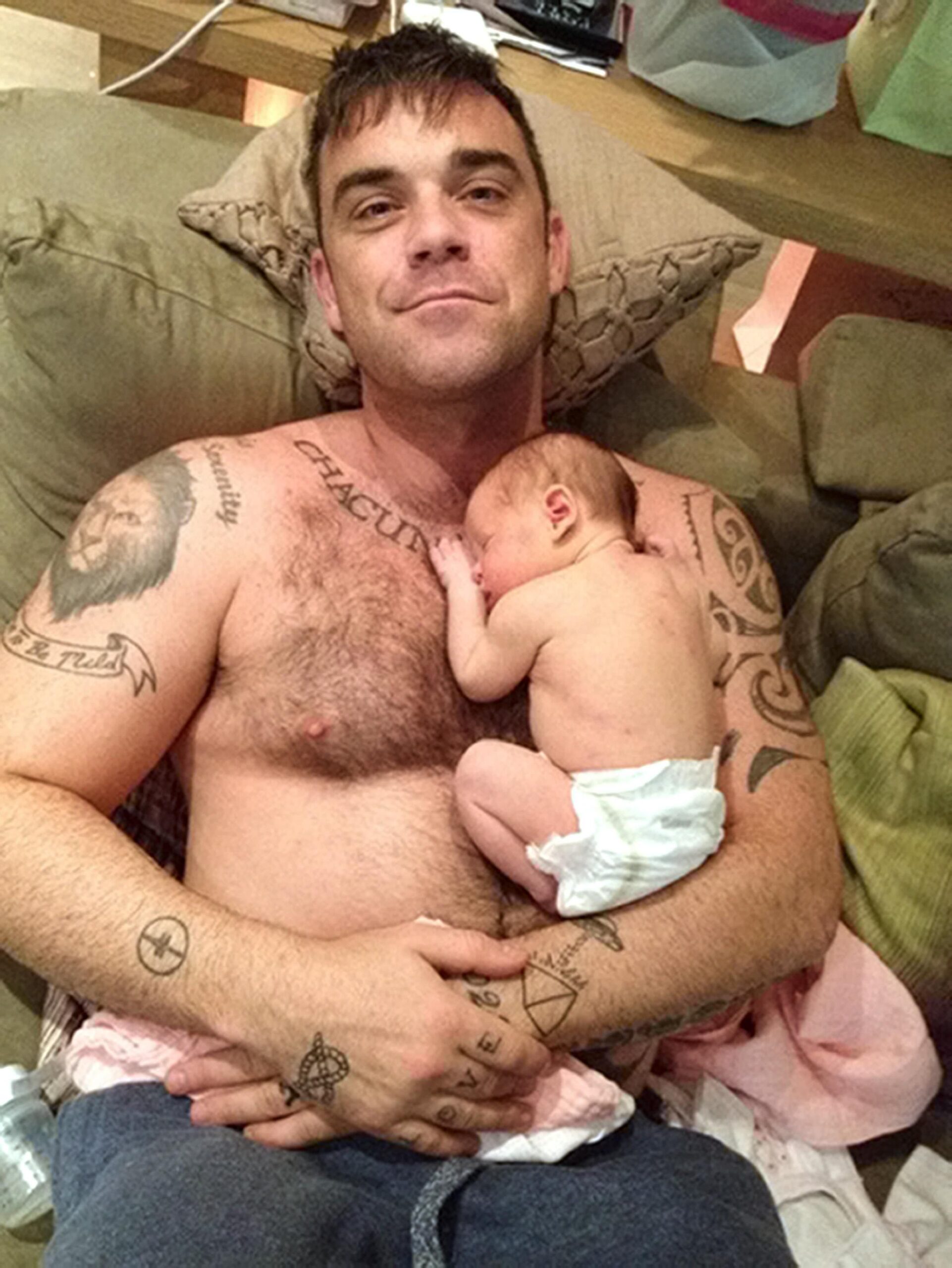 Robbie Williams vuole drogarsi con sua figlia