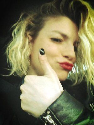 Emma Marrone smentisce il tradimento a colpi di tweet