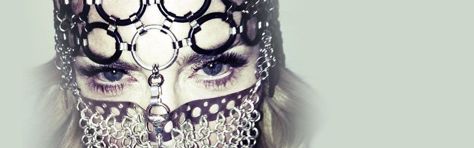 Madonna indossa una maschera niqab ed è polemica!!