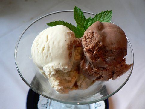 Coppa di gelato alla crema e cioccolato (credit photo by Stuart Spivack)