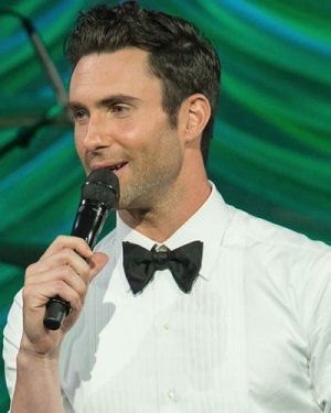 Maroon5: Adam Levine sposa Behati Prinsloo