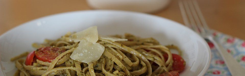 Pasta ricotta, pomodori e pesto: il primo che non ti aspetti