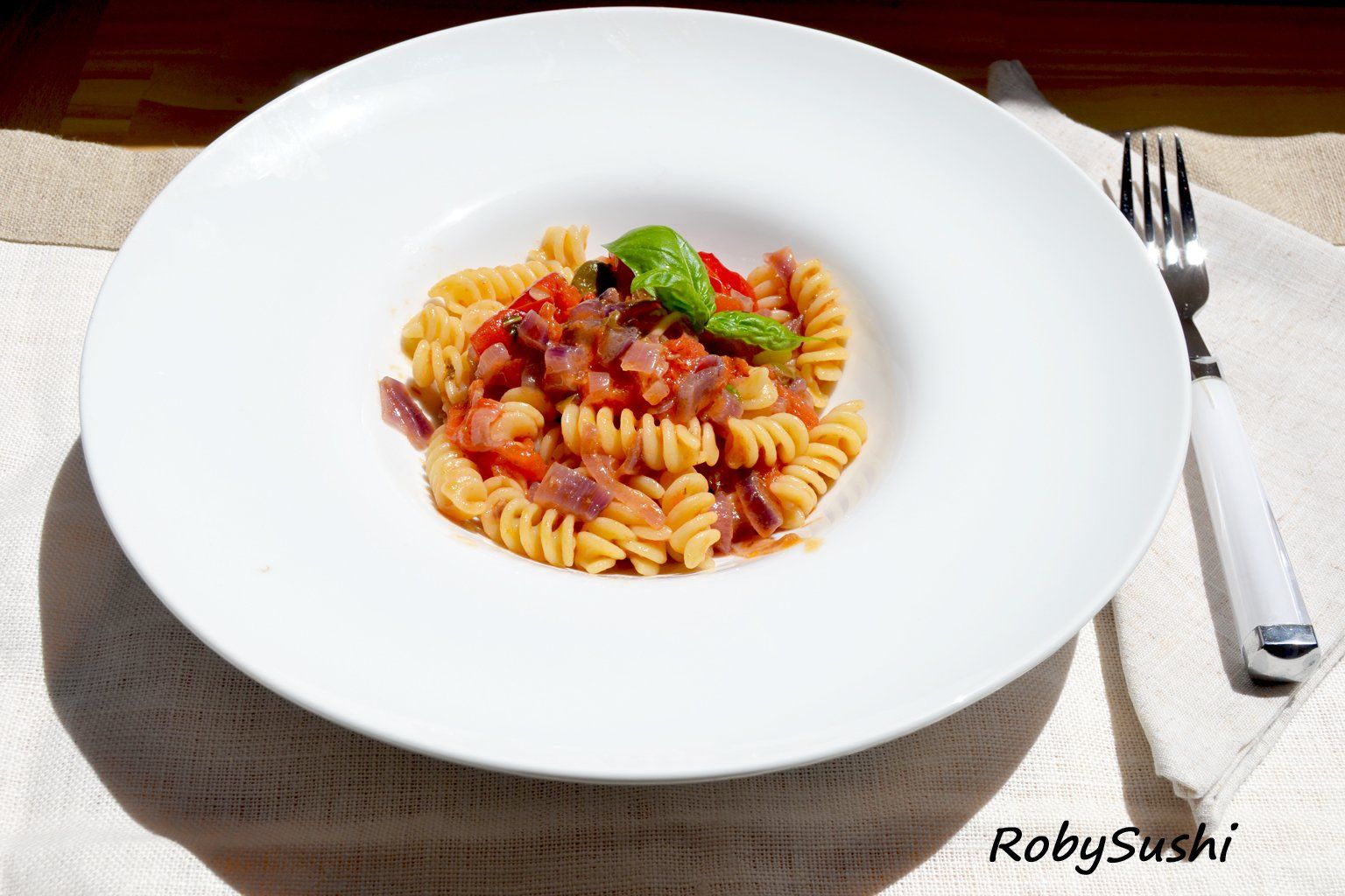 fusilli con cipolle rosse di tropea ricetta e foto di Roberta Castrichella