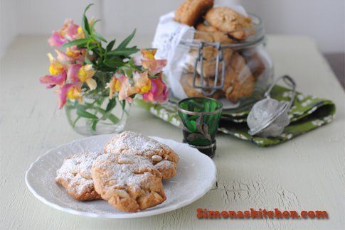 Biscotti al farro e pinoli