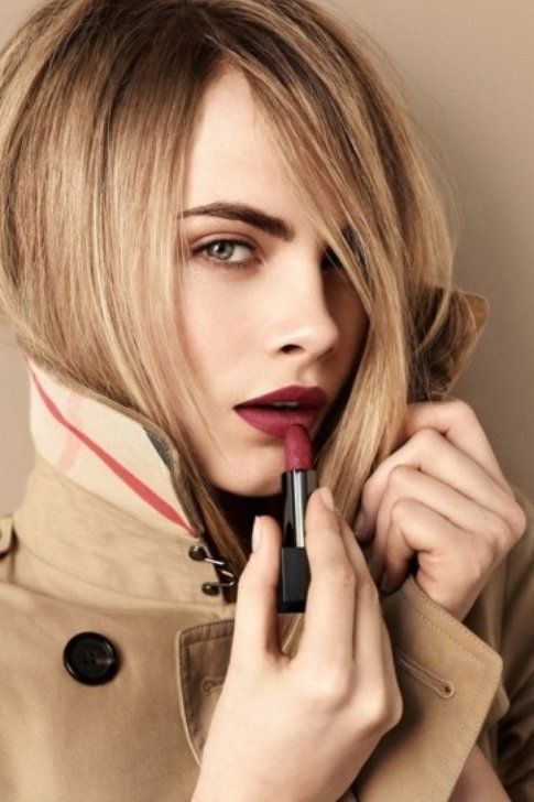 Make-up sui toni del beige: perfetto per l'autunno! Fonte: it.burberry.com