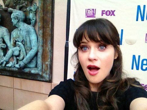 Zooey Deschanel selfie. Fonte: glamour.com