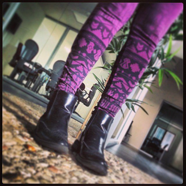 chelsea boots leggings