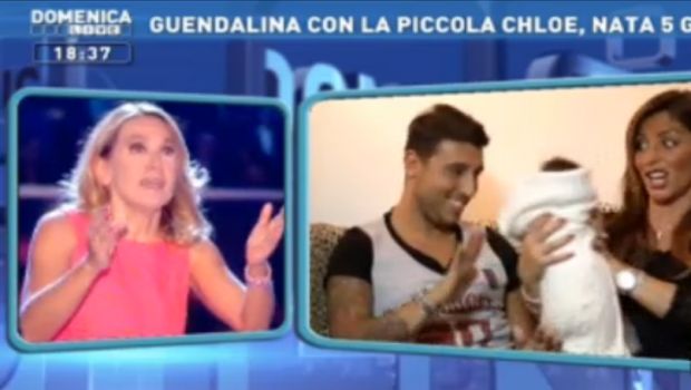 Guendalina Tavassi: "Ho partorito Chloe sul mio water leopardato"