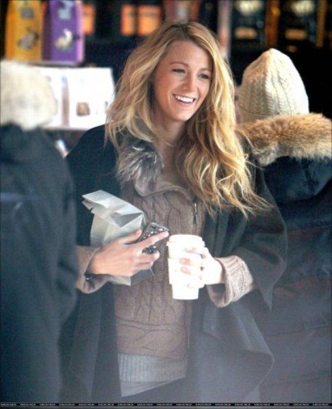 Capelli Mossi: qualche trucco veloce per farseli a casa! Blake Lively, fonte: www.realporngirlz.com