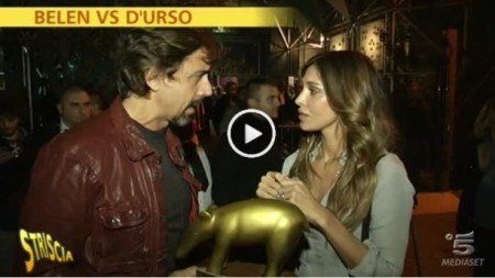 Belen ritira il Tapiro D'oro di Striscia