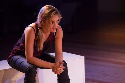 Carolina Crescentini in "Sette ore per farti innamorare" - foto cartella stampa ufficiale Teatro Golden