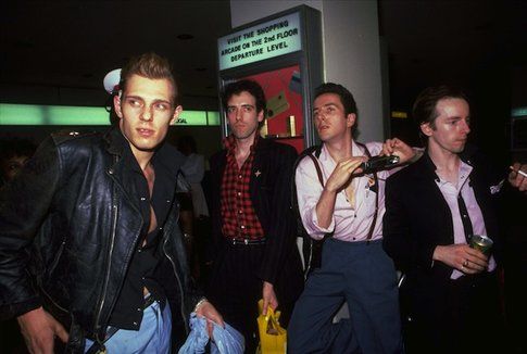 Paul Simonon e i Clash - foto Anorak.co.uk