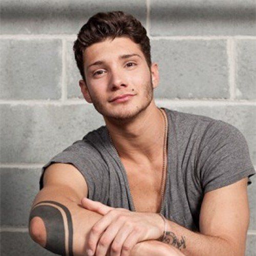 Stefano De Martino prova la danza acrobatica