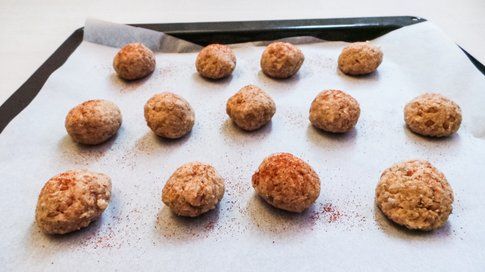 Polpette alle lenticchie pronte per il forno