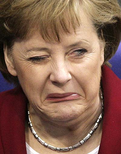 Angela Merkel è caduta dagli sci