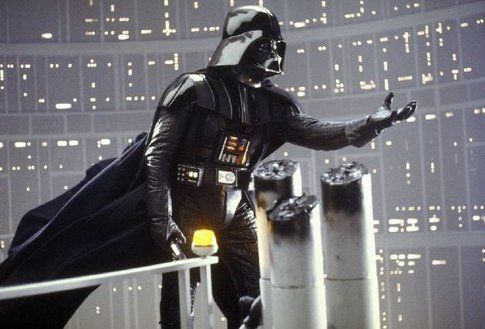 David Prowse (Darth Vader) in una scena di L'impero colpisce ancora - foto Movieplayer.it