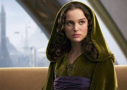 Natalie Portman in una scena da La vendetta dei Sith (2005) - foto Movieplayer.it