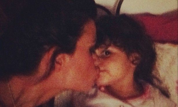 Laura Torrisi salva la figlia dal soffocamento