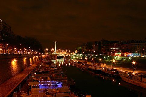 Bastille by night - foto di Gilles FRANCOIS