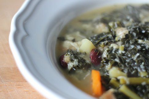 carote, cavolo nero e patate: ecco la ribollita toscana!