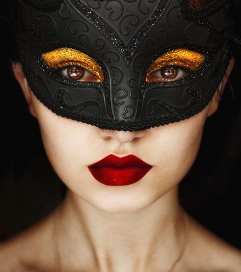 Carnevale: 4 videotutorial per make-up originali e sorprendenti