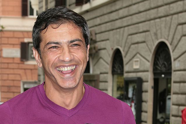 Lorenzo Crespi sta male e chiede aiuto su twitter