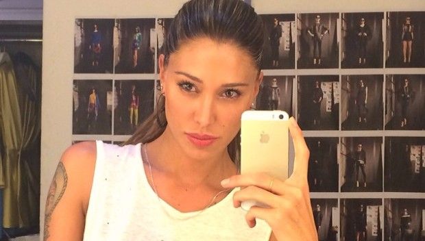 Belen Rodriguez: "Cammino sempre guardando per terra. E mi perdo tutto, mi perdo il mondo."