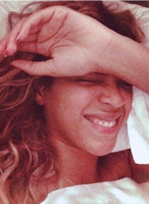 Beyoncé nel suo #bedstagram. Fonte: cosmopolitan.com