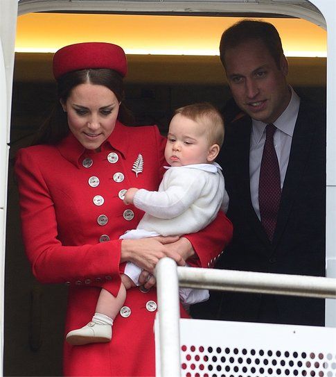 Il piccolo George con mamma Kate e papà William  Splashnews