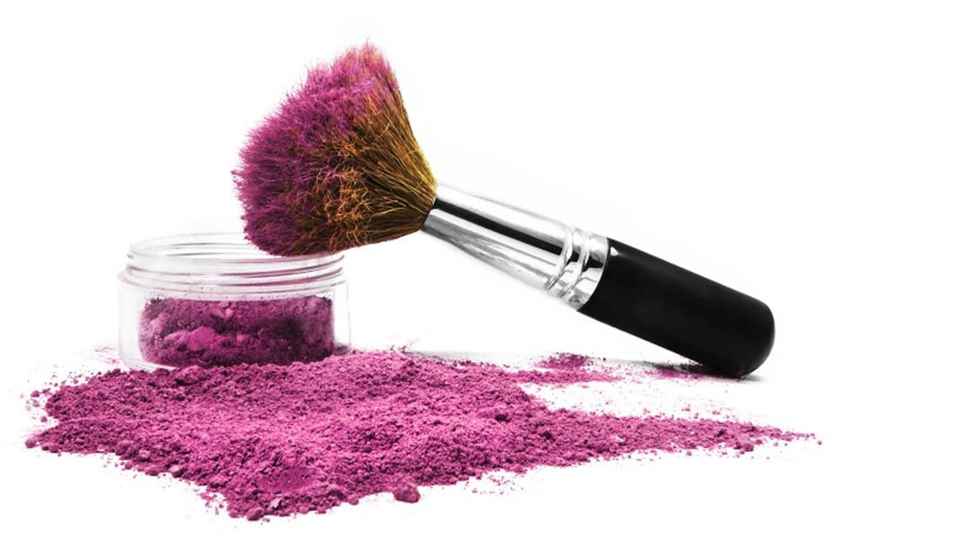 Trucco: 4 oggetti di uso comune diventano accessori per il tuo make-up!