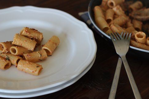 ricetta della pasta al pesto rosso ai pomodori secchi