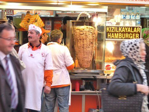 Un kebab a Taksim - foto di Elisa Chisana Hoshi