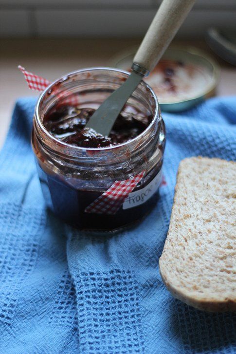 marmellata di fragole e vaniglia: una romantica colazione