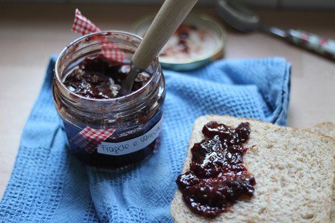 marmellata di fragole e vaniglia: una romantica colazione