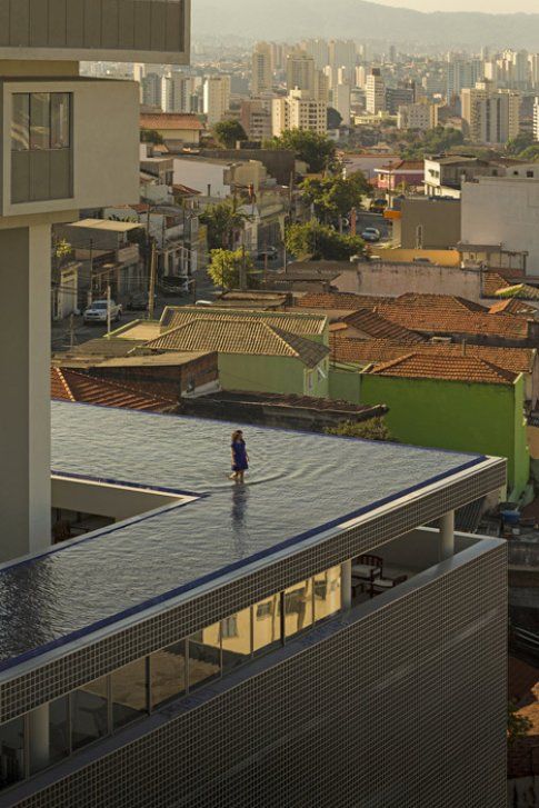 360° Building di Isay Weinfeld