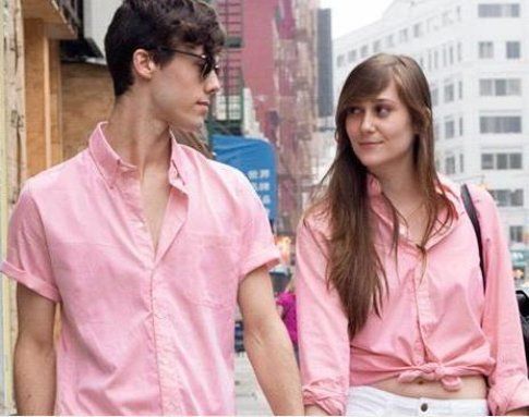 Camicia uomo trasformata in crop top - Foto: American Apparel