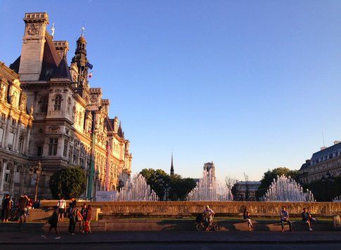 Hotel de Ville, ore nove - foto di Elisa Chisana Hoshi