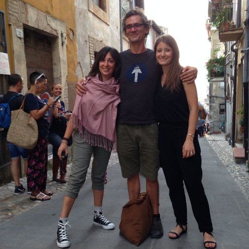 Silvia e Marzia con Clet Abraham