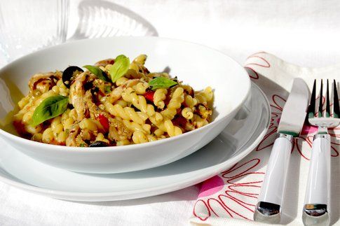 Casarecce al curry con verdure grigliate e alici. Ricetta e foro di Roberta Castrichella.