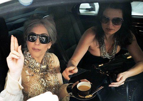 Lady Gaga e la sua assistente personale Jennifer O'Neill - foto Dailymail.co.uk