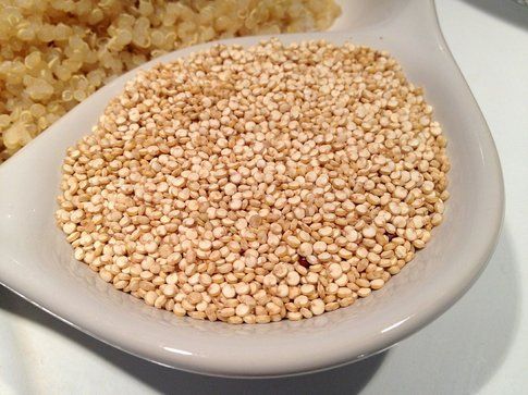 Quinoa: 372 calorie ogni 100 grammi